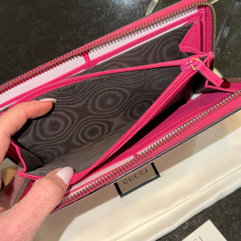 Gucci Hot Pink Leather Zip-Around Wallet with Green Logo Stripe 🩷💚❤️ - Picture 10 of 17
